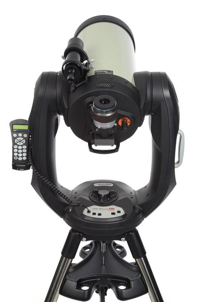 Celestron CPC Deluxe HD 925 Bundle
